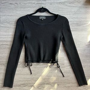Black long sleeve semi crop